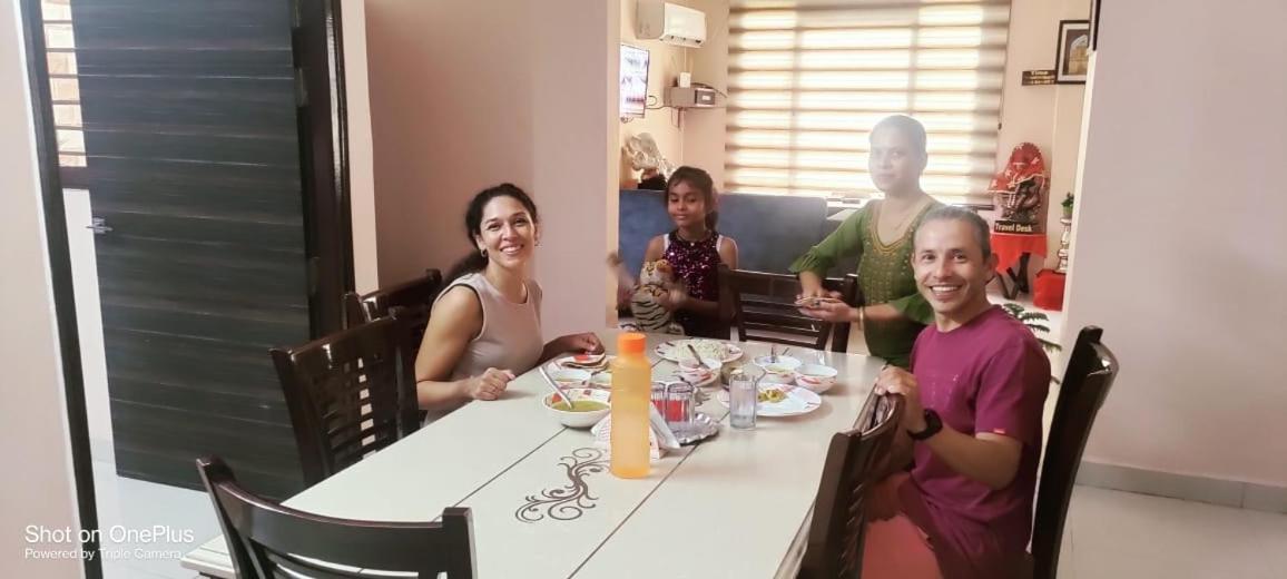 Shakti Villa Home Stay Агра Экстерьер фото